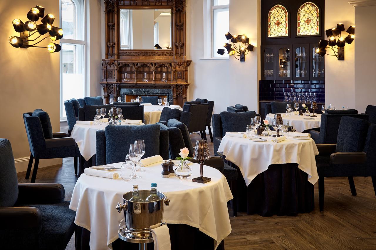 Oddfellows On The Park Cheadle  Exterior foto Restaurant AOC